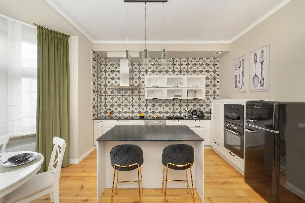 Aesthetic One Bedroom Apartment In Wroclaw By Noclegi Renters