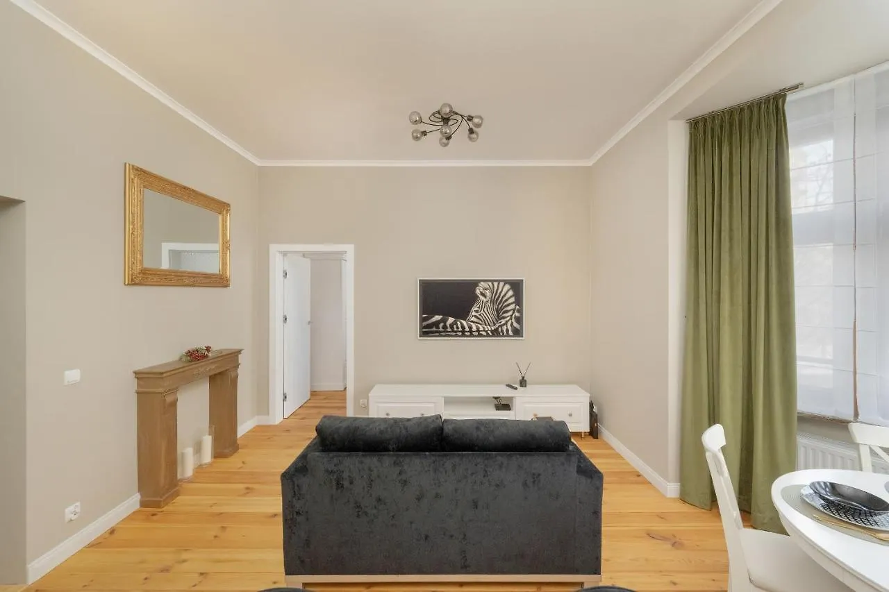 Aesthetic One Bedroom Apartment In Wroclaw By Noclegi Renters