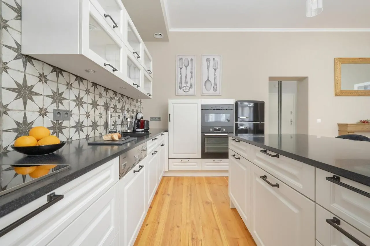 Aesthetic One Bedroom Apartment In Wroclaw By Noclegi Renters